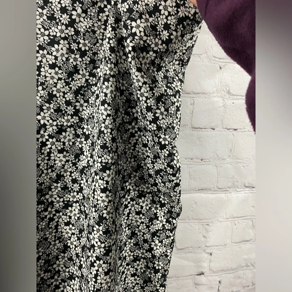 White Stag Womens Plus Size 16 Black & White Floral Capris Pants